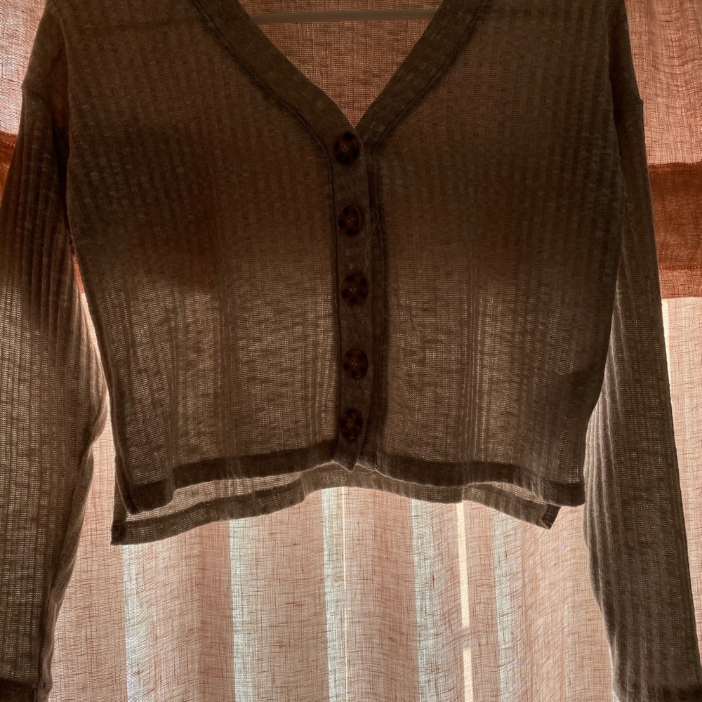 Gray Button Up Cropped Top - Picture 4 of 4